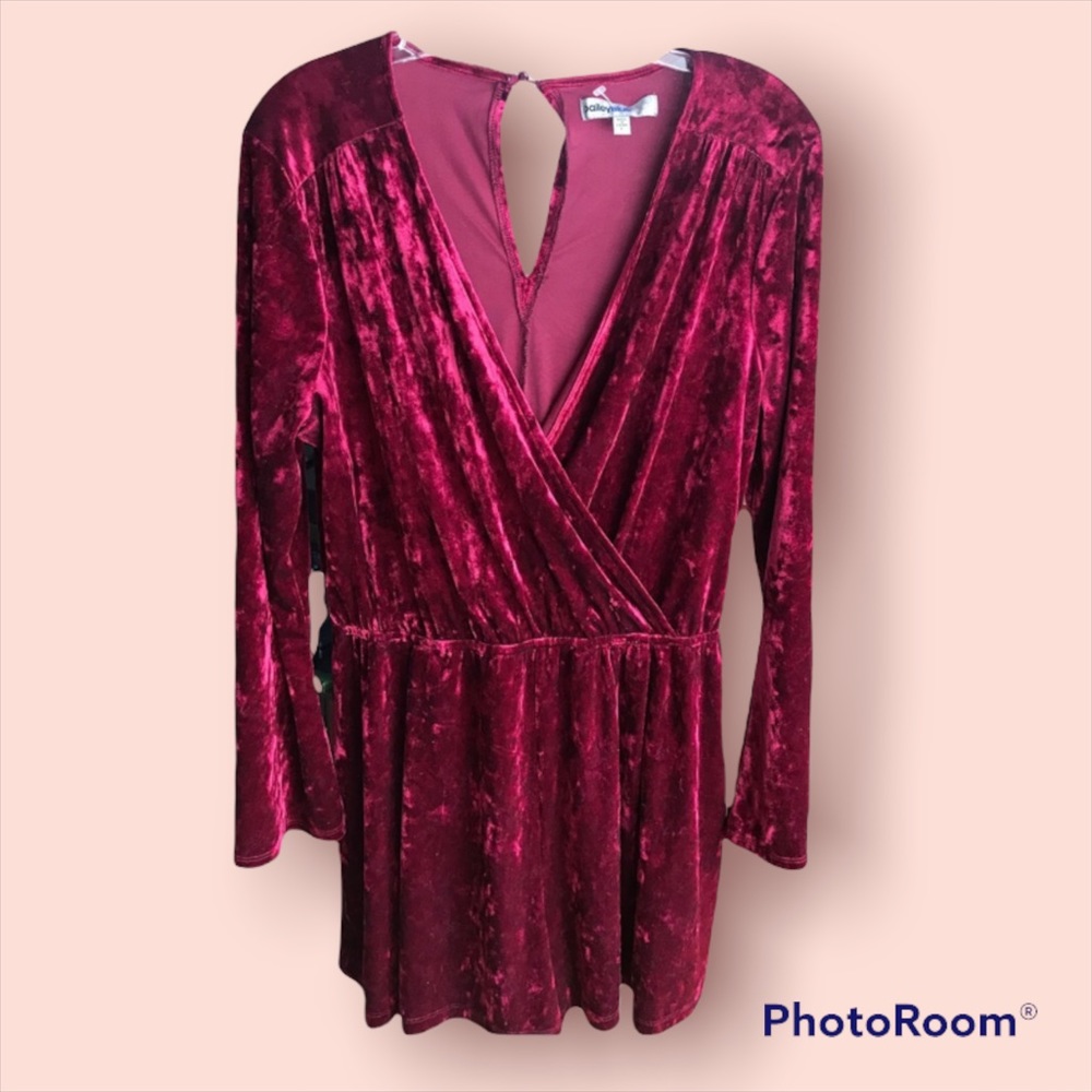 Women’s Velvet Burgundy romper 🖤